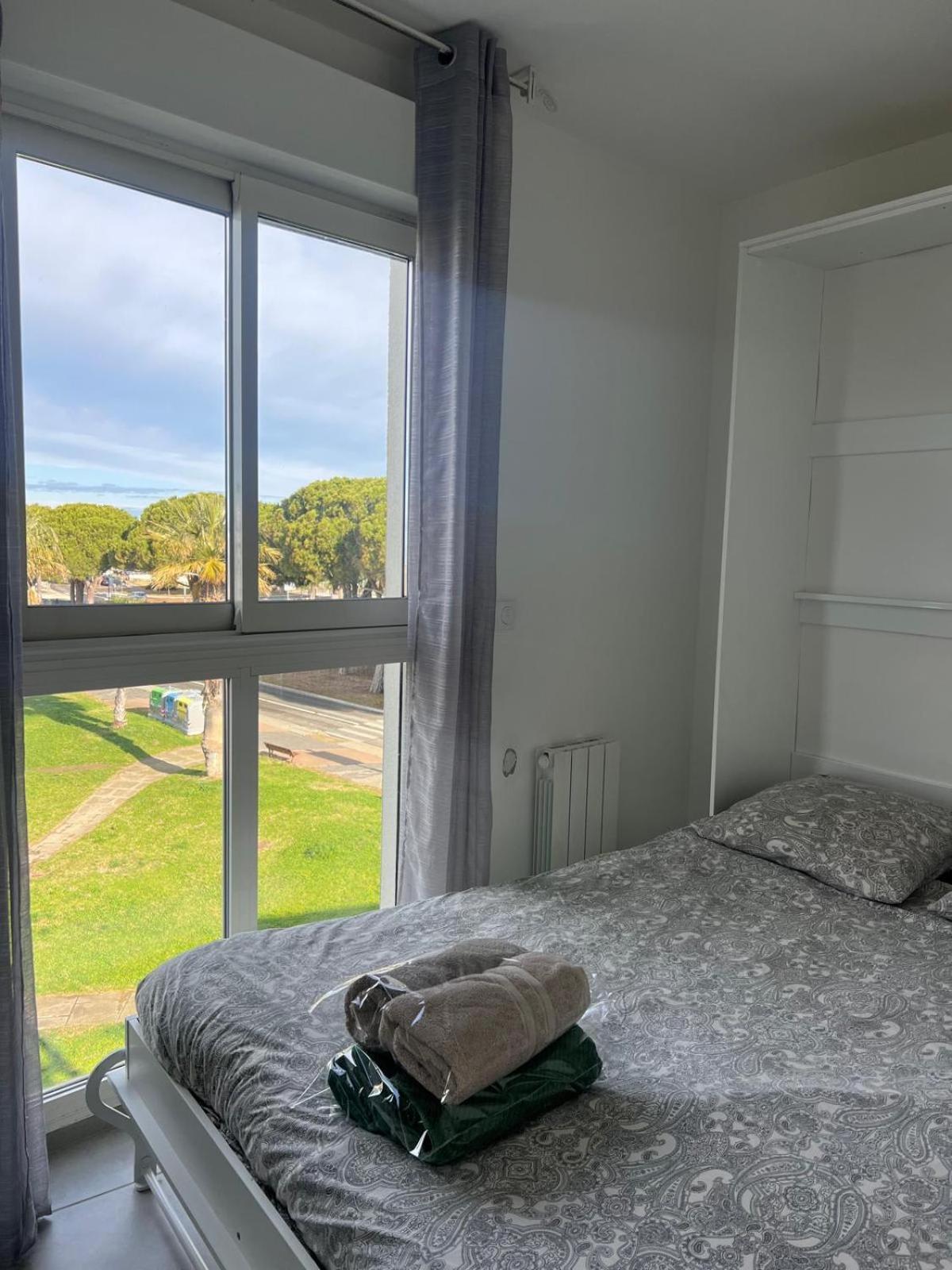 Les Pieds Dans Le Sable Appartement Vue Mer 1 Chambre 1 Cabine Le Grau-du-Roi Eksteriør billede